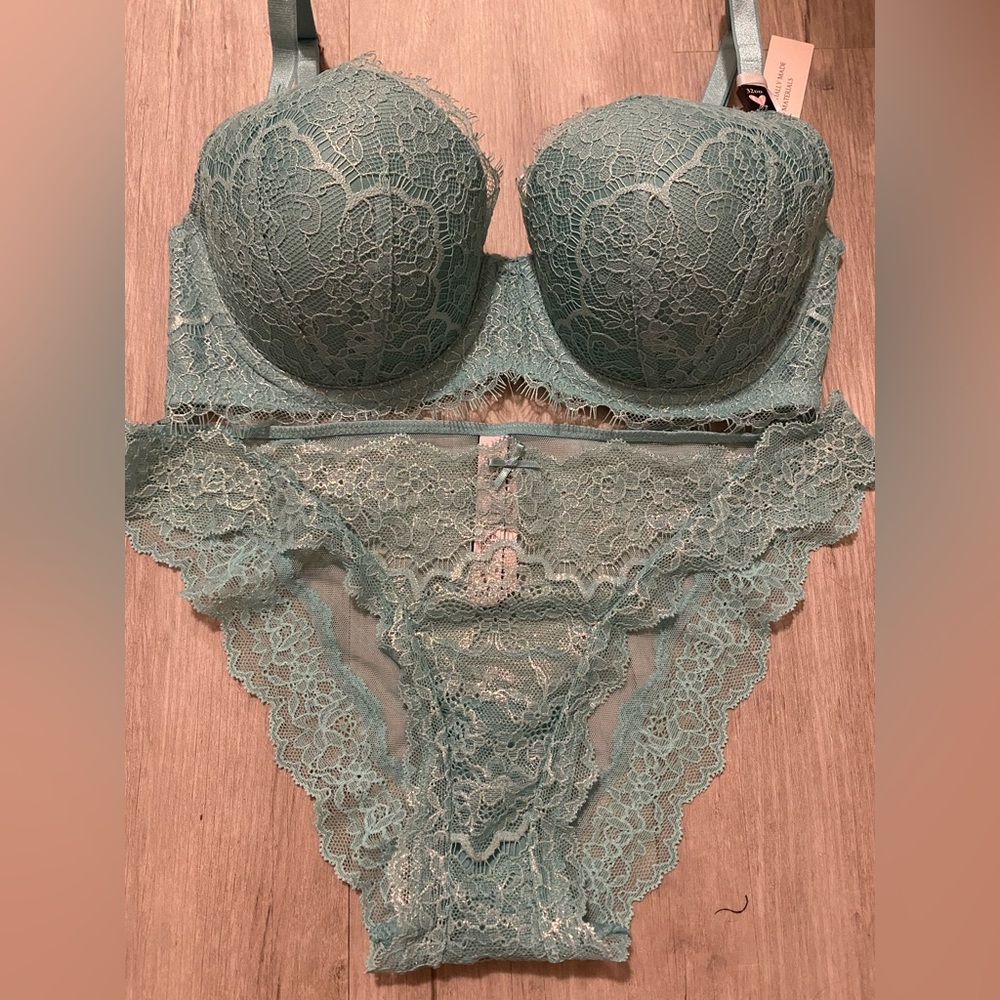 Rare** VS bra set🩵💚
